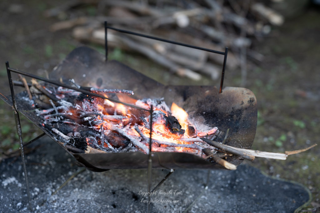 長い薪も燃やせる 新しい焚火台 ピコグリル そんな高いのは買えませーん Kazu Photo 道楽
